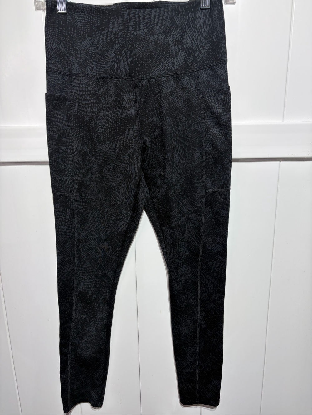Danskin black/grey animal print leggings